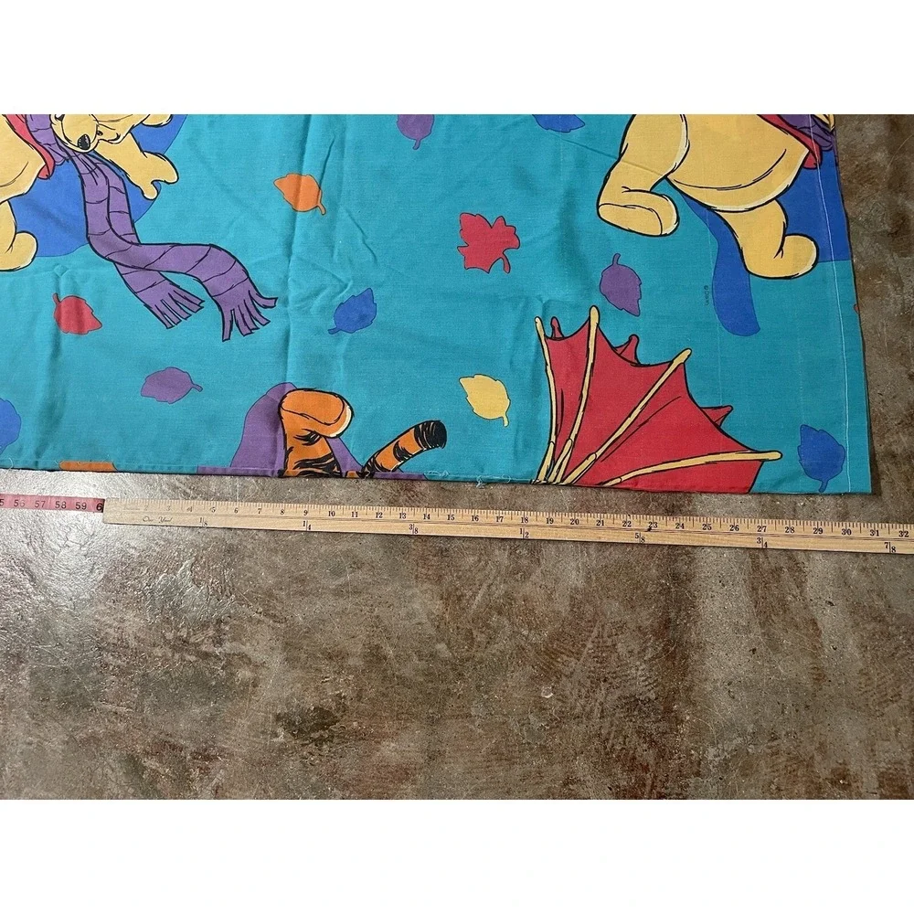 Vintage Disney Winnie the Pooh Bed Sheet Piglet Honey 32W‎ x 83L